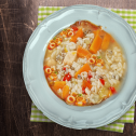 Pikantna pileća supa sa paprikama i pirinčem