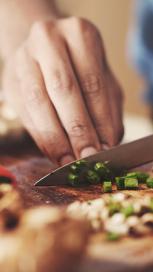 https://www.mojrecept.rs/sites/default/files/styles/search_result_153_272/public/SEM_Chopping.jpg?itok=E-J8vwHR