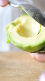 https://www.mojrecept.rs/sites/default/files/styles/search_result_153_272/public/SEM_How_to%20make_avocado_ripe_faster_1.JPG?itok=HP7AgPAj