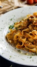 https://www.mojrecept.rs/sites/default/files/styles/search_result_153_272/public/article_images/SEM_10_Simple_Pasta_Recipes_That_Will_Have_Your_Guests_Drooling.jpg?itok=SmwK4vUS