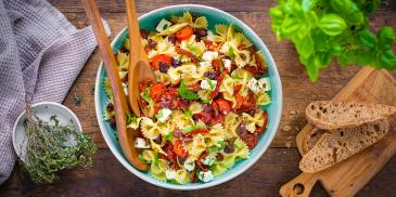 Mediteranska salata sa makaronima
